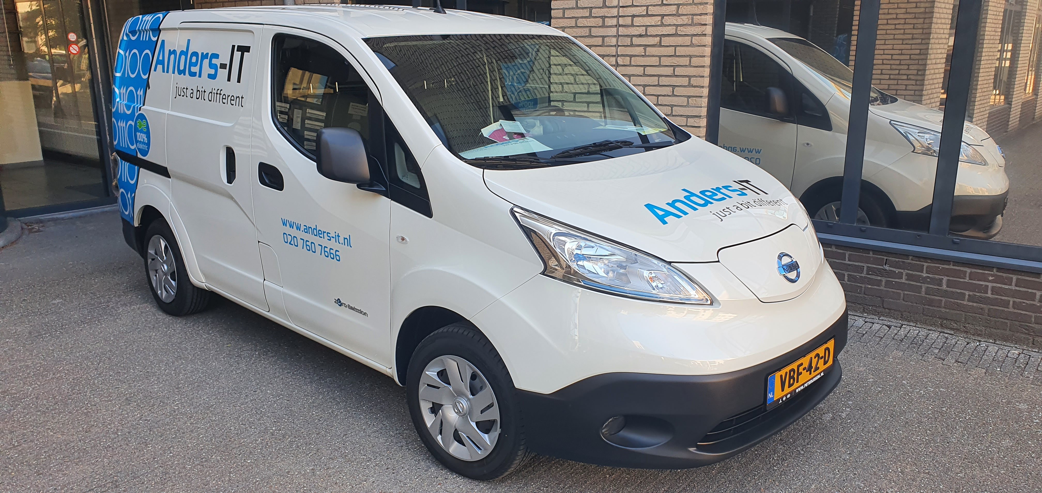 Anders-IT elektrische bus, achterzijde